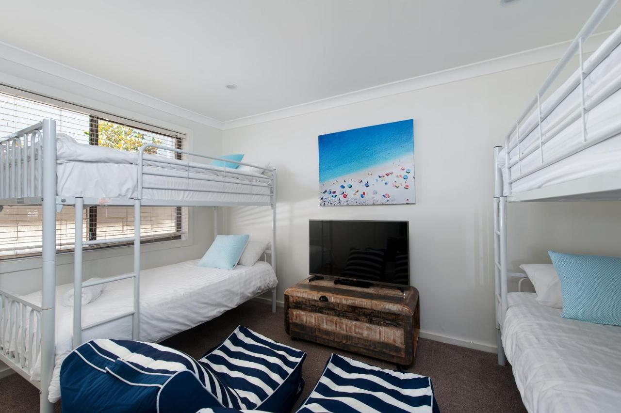 Dutchie'S Dream - Glorious Views And Opposite Dutchies Beach Nelson Bay Exterior photo