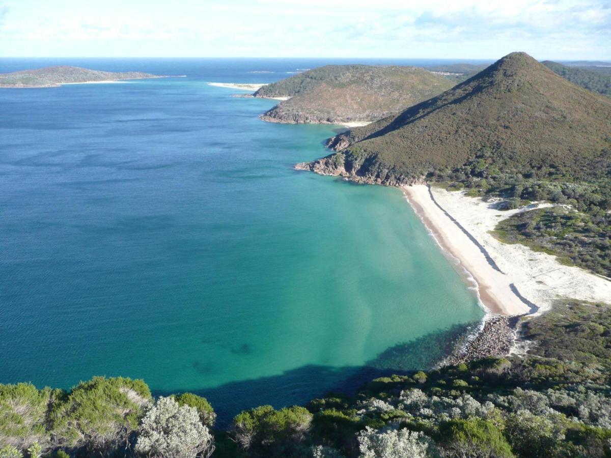 Dutchie'S Dream - Glorious Views And Opposite Dutchies Beach Nelson Bay Exterior photo